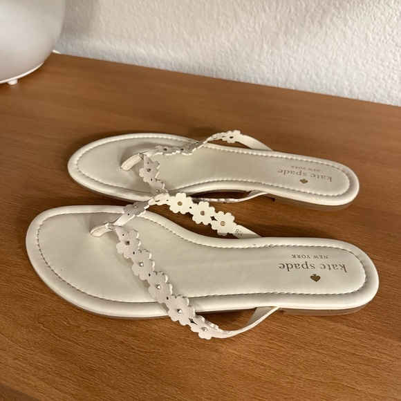 Kate Spade Daisy Sandals Size 10 - Picture 2 of 4